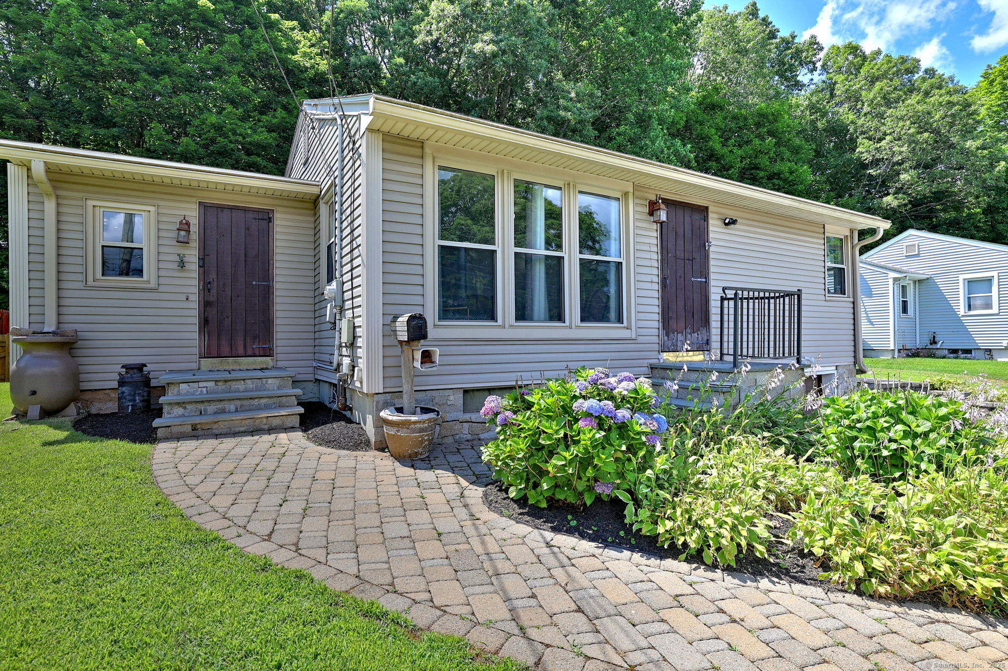Property Photo: 31 Bruce Lane CT 06451