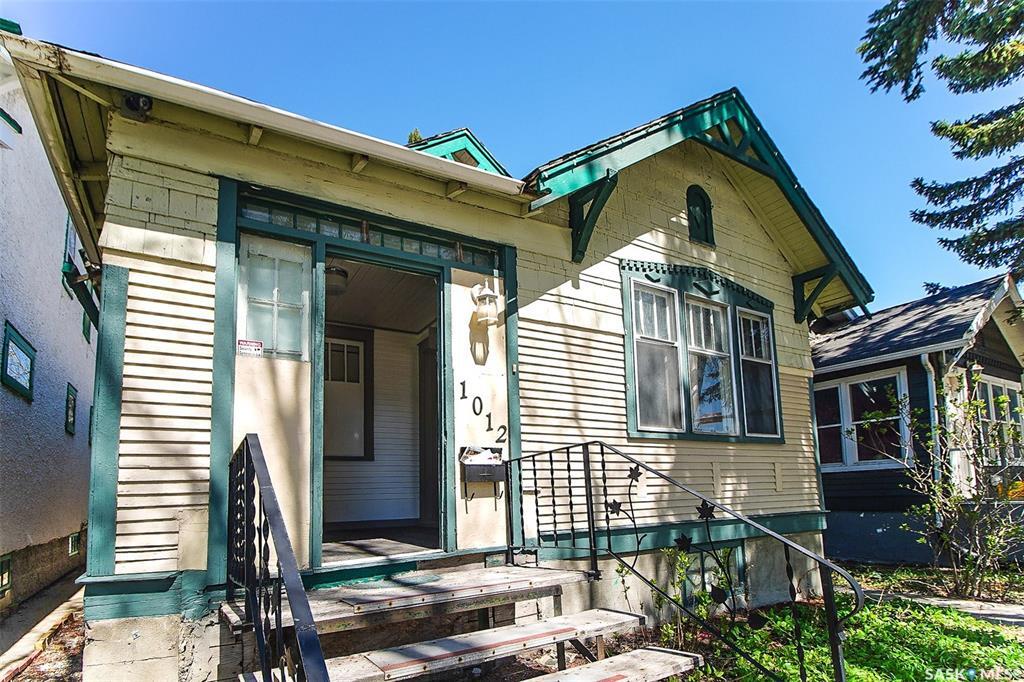 Photo de la propriété: 1012 Victoria Avenue SK S4P 0N5