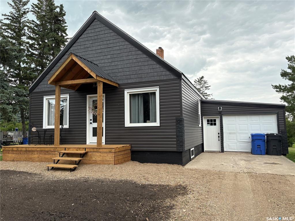 Property Photo: 212 Riedel Avenue E SK S0A 2A0