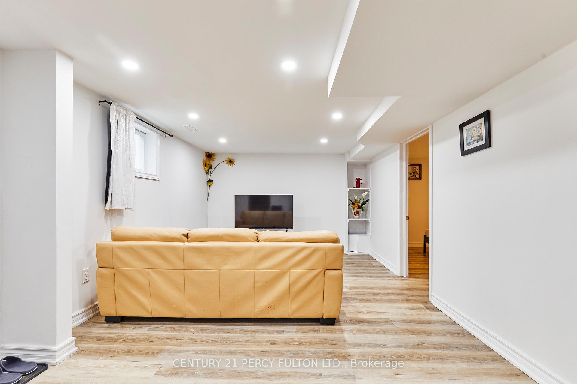 Property Photo: 931 Liverpool Road ON L1W 1S7