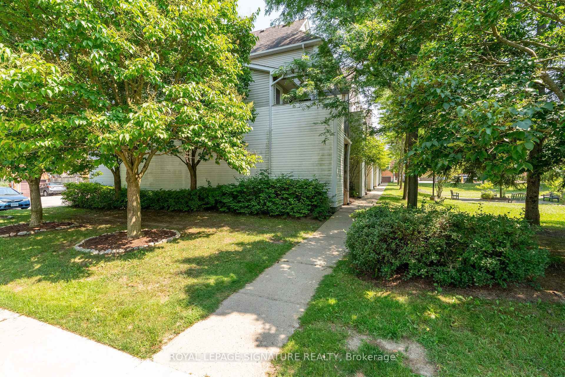 Property Photo:  461 Beechwood Place 55  ON N2T 2N8 