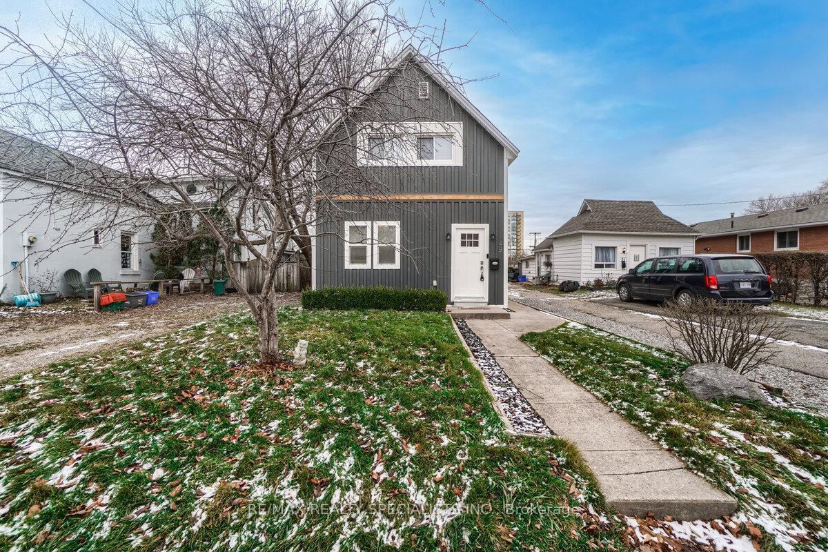 Property Photo: 49 Sanford Street ON L4N 3C3