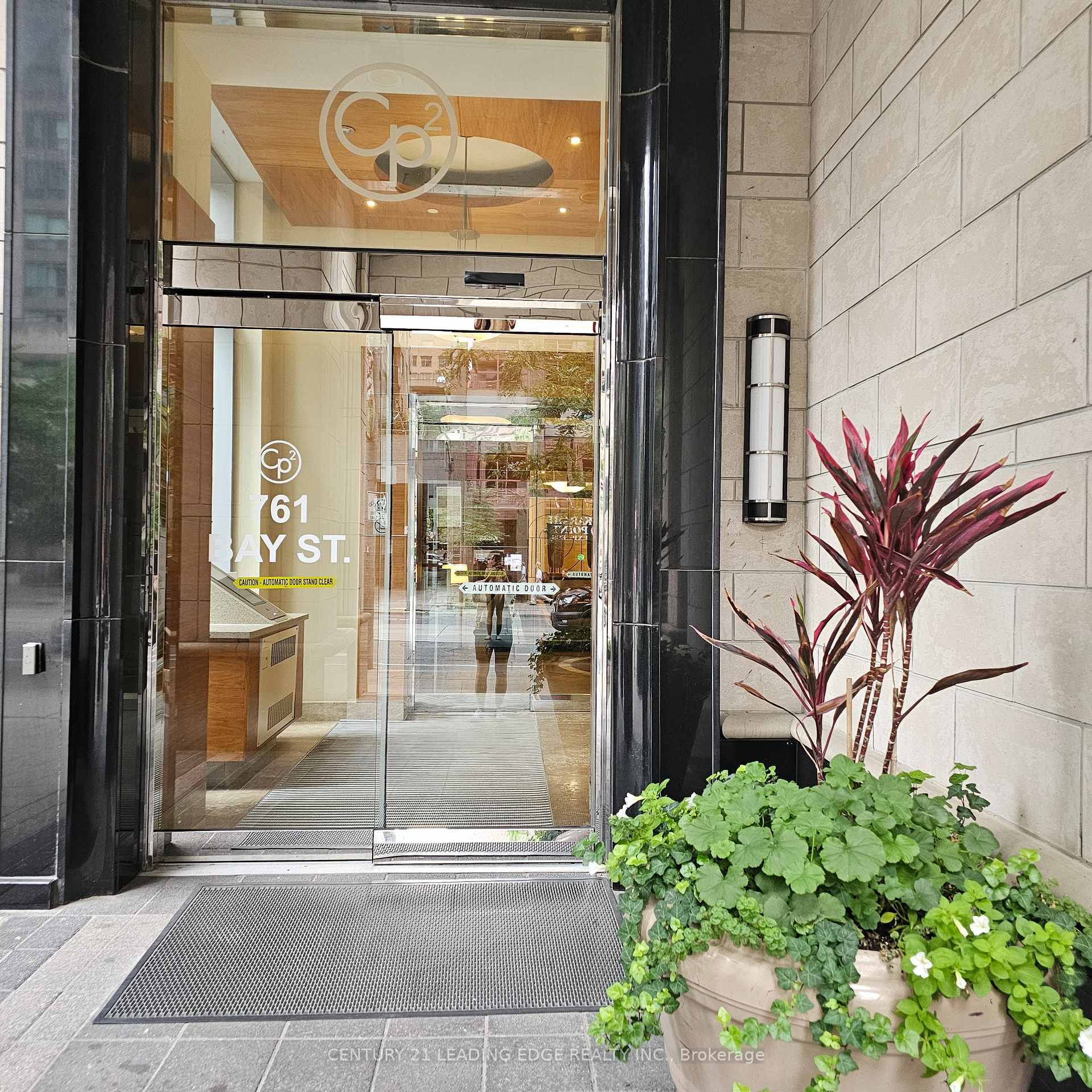 Property Photo: 761 Bay Street 714 ON M5G 2R2