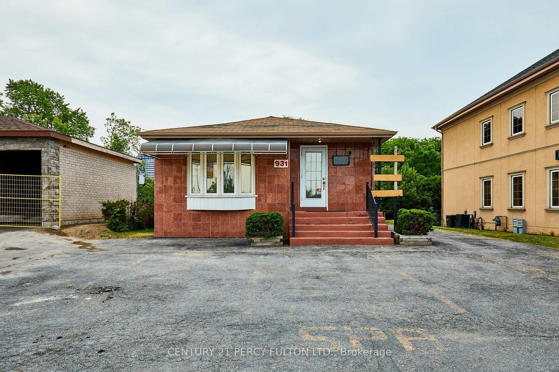 931 Liverpool Road  Pickering ON L1W 1S7 photo