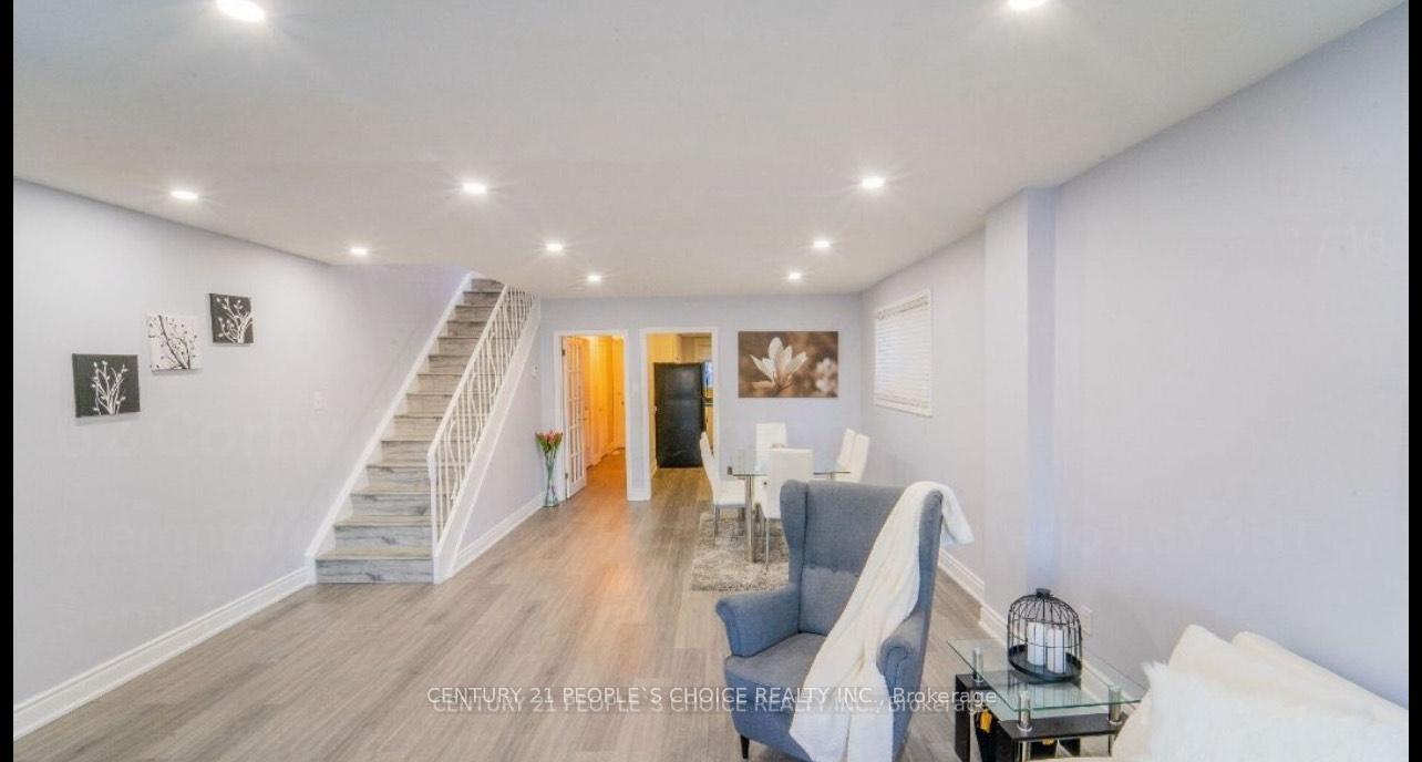 Photo de la propriété: 62 Corby Crescent ON L6Y 1H1
