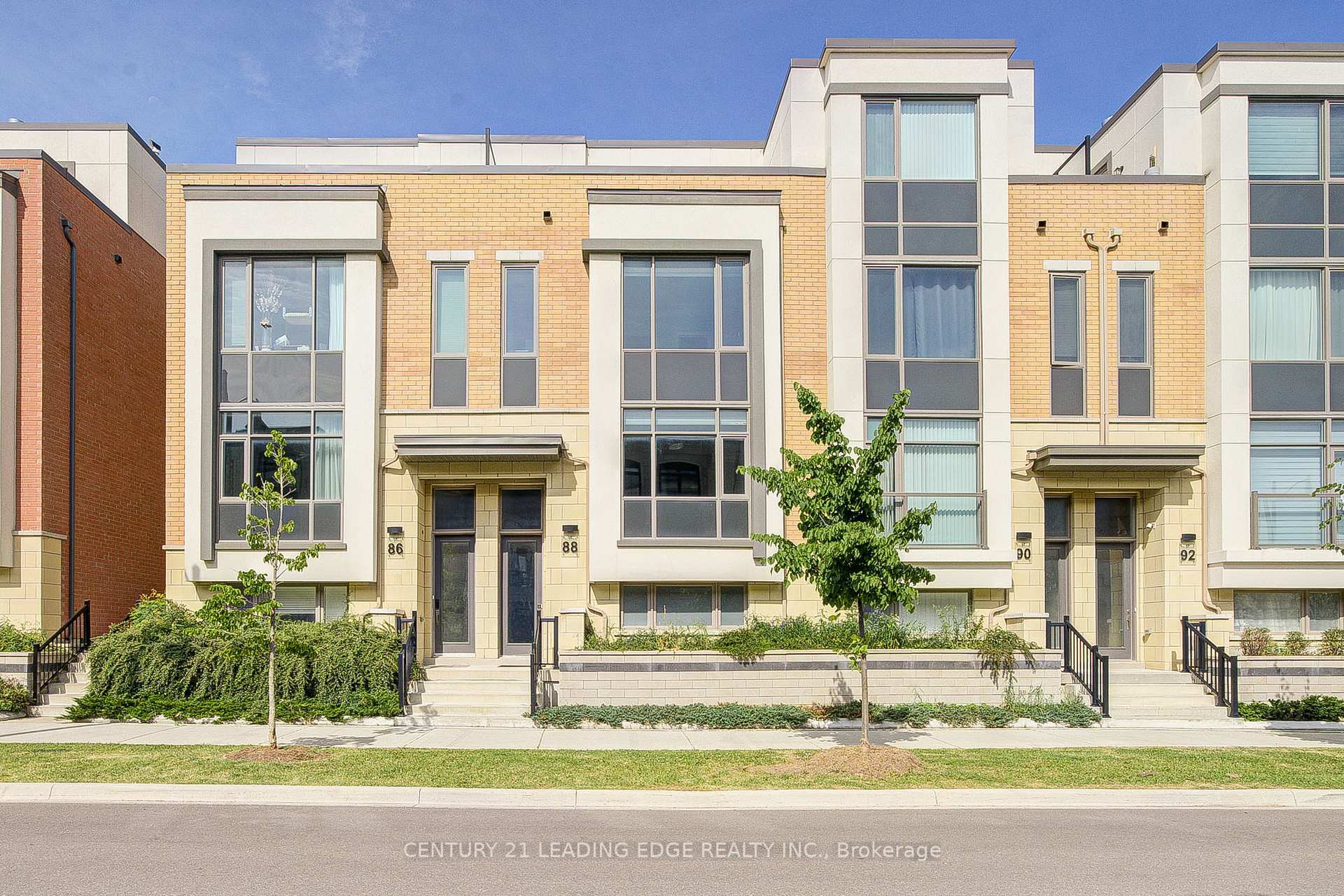 Property Photo:  88 William Saville Street  ON L3R 9S3 