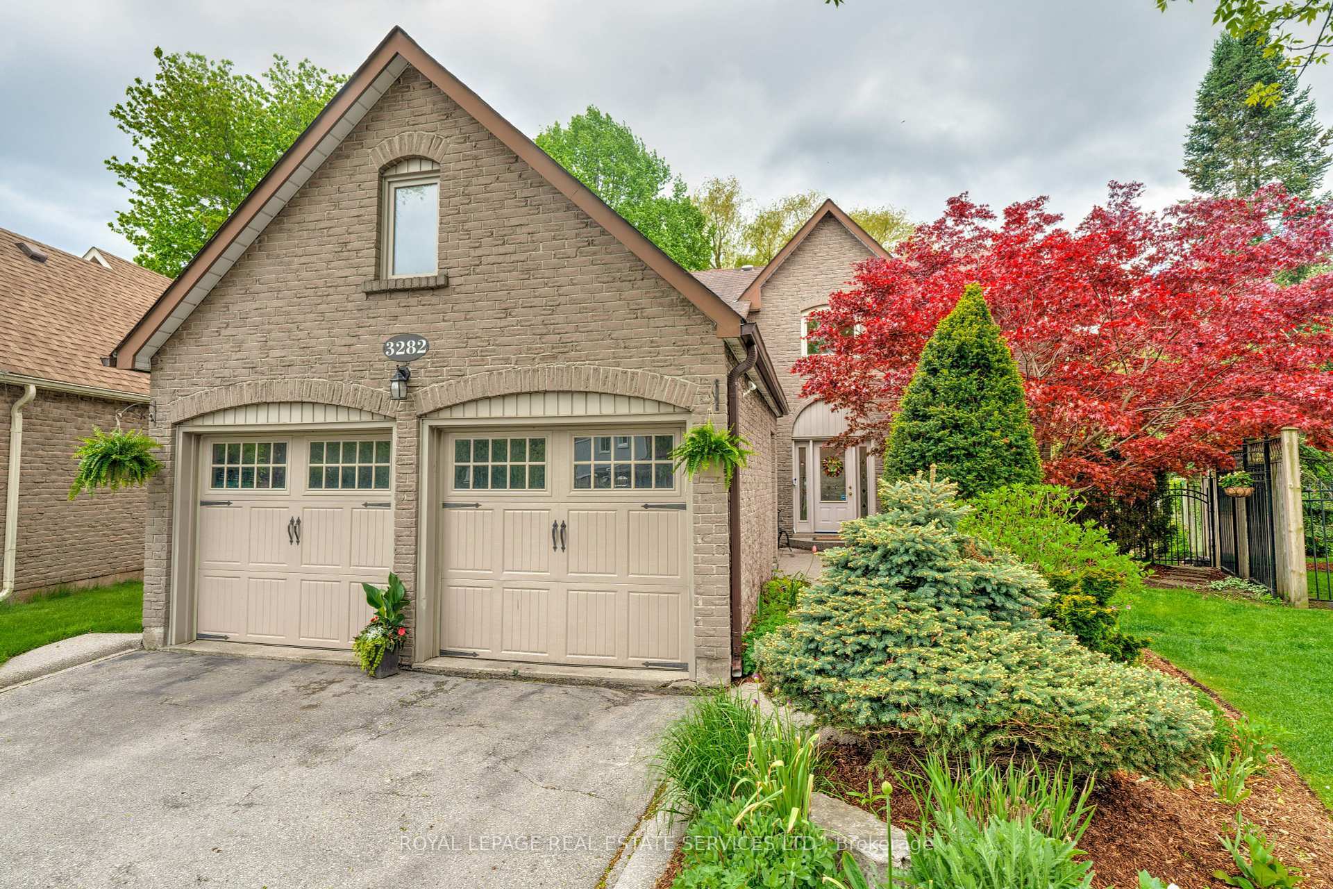 Property Photo: 3282 Victoria Street ON L6L 5R3