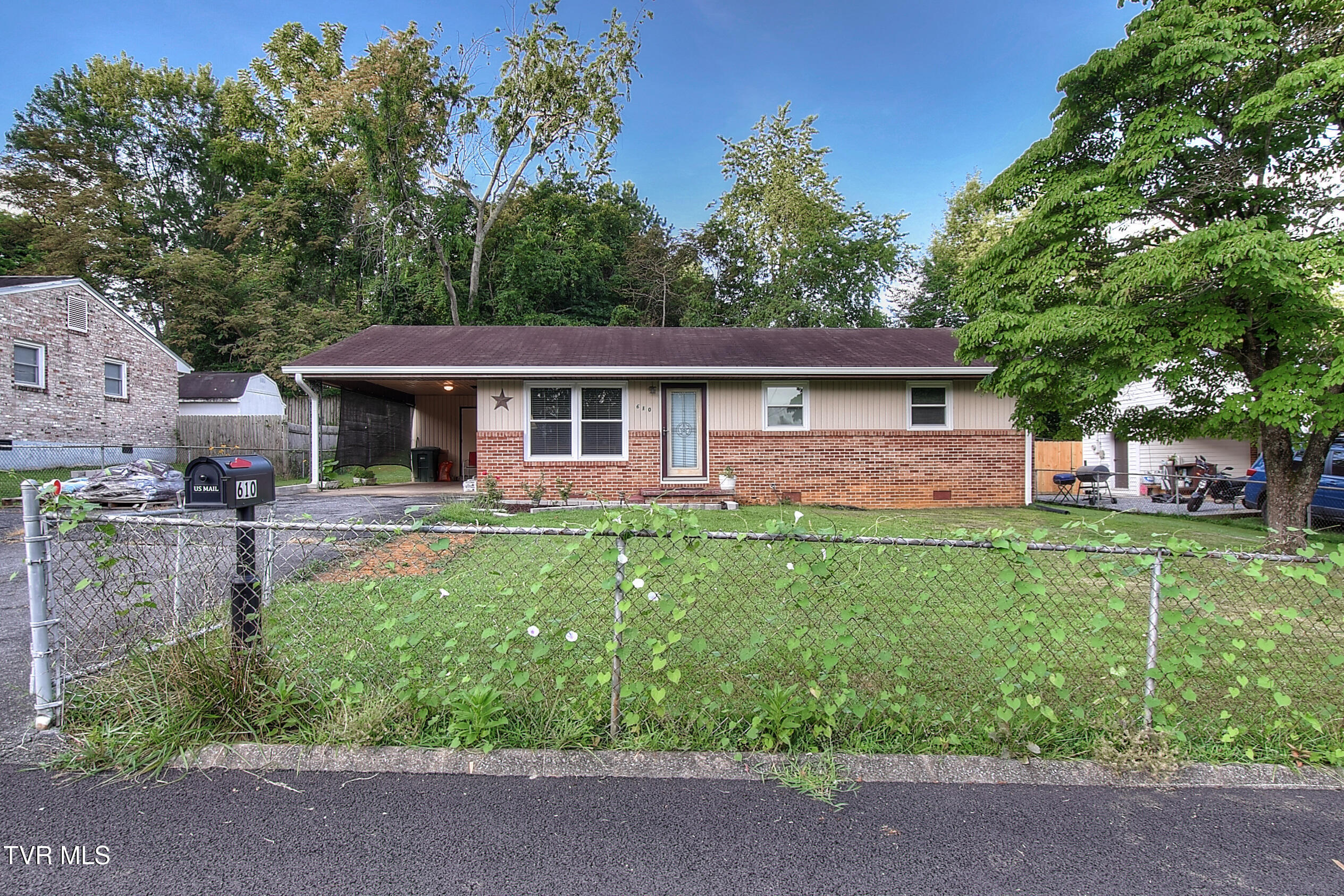 Property Photo: 610 Bingham Street TN 37643