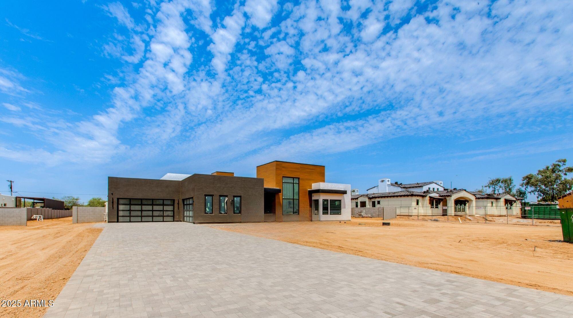 Property Photo: 12020 N 68th Place AZ 85254