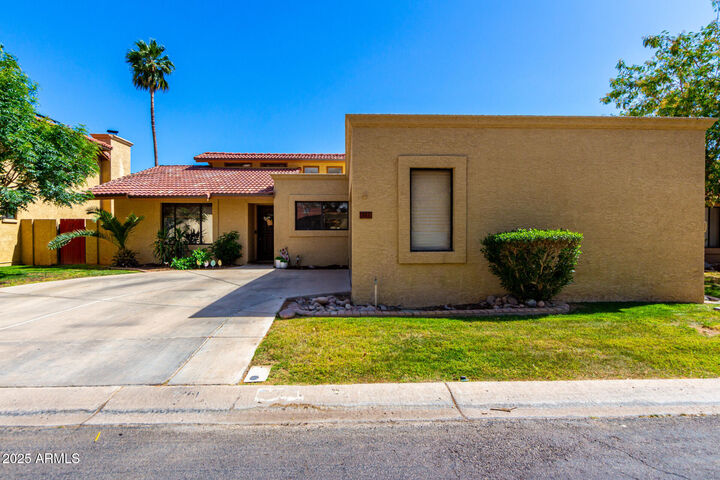 261 E Tremaine Avenue  Gilbert AZ 85234 photo