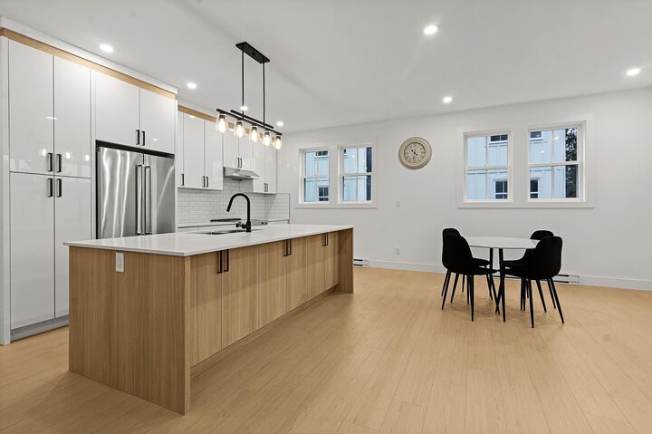 Property Photo: 2360 Crescent Way 4 BC V2S 3M2