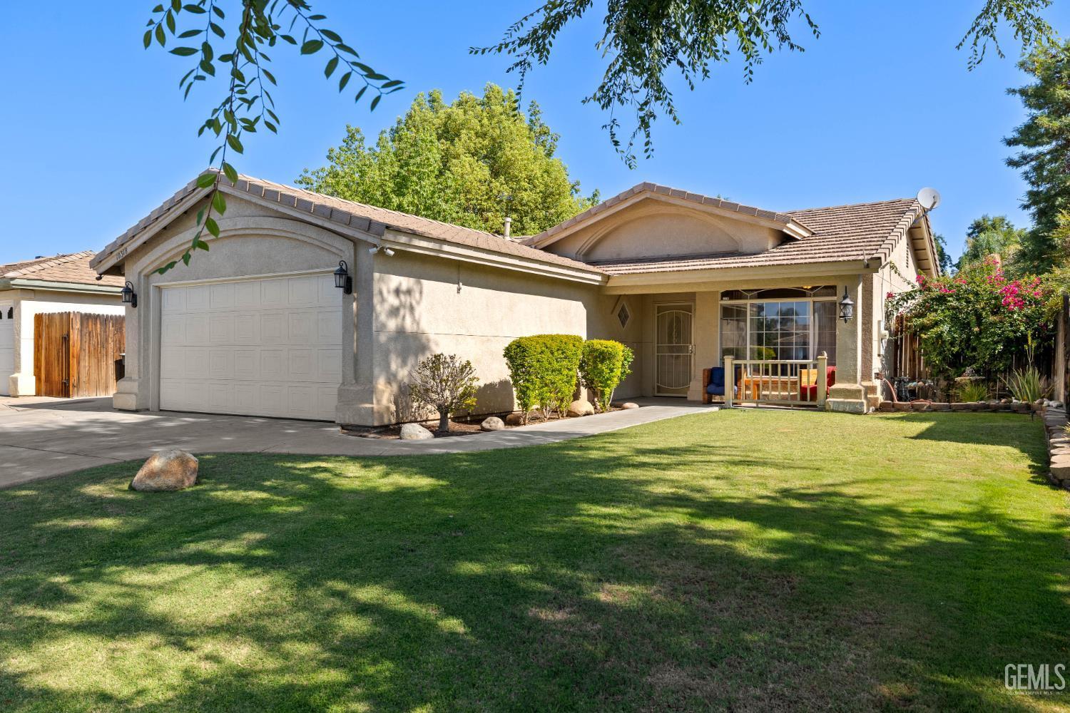 Property Photo: 10318 Atakapa Avenue CA 93312