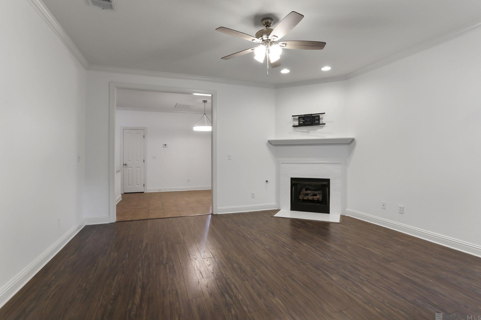 Property Photo: 809 Summer Breeze Dr #1202 LA 70810
