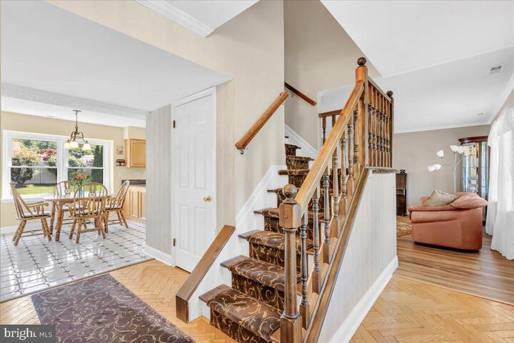 Property Photo:  9 Turner Court  NJ 08080 