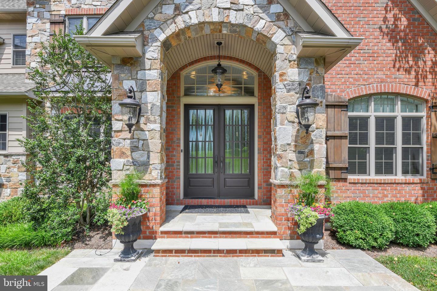 Property Photo:  32 Stonehill Drive  PA 19540 