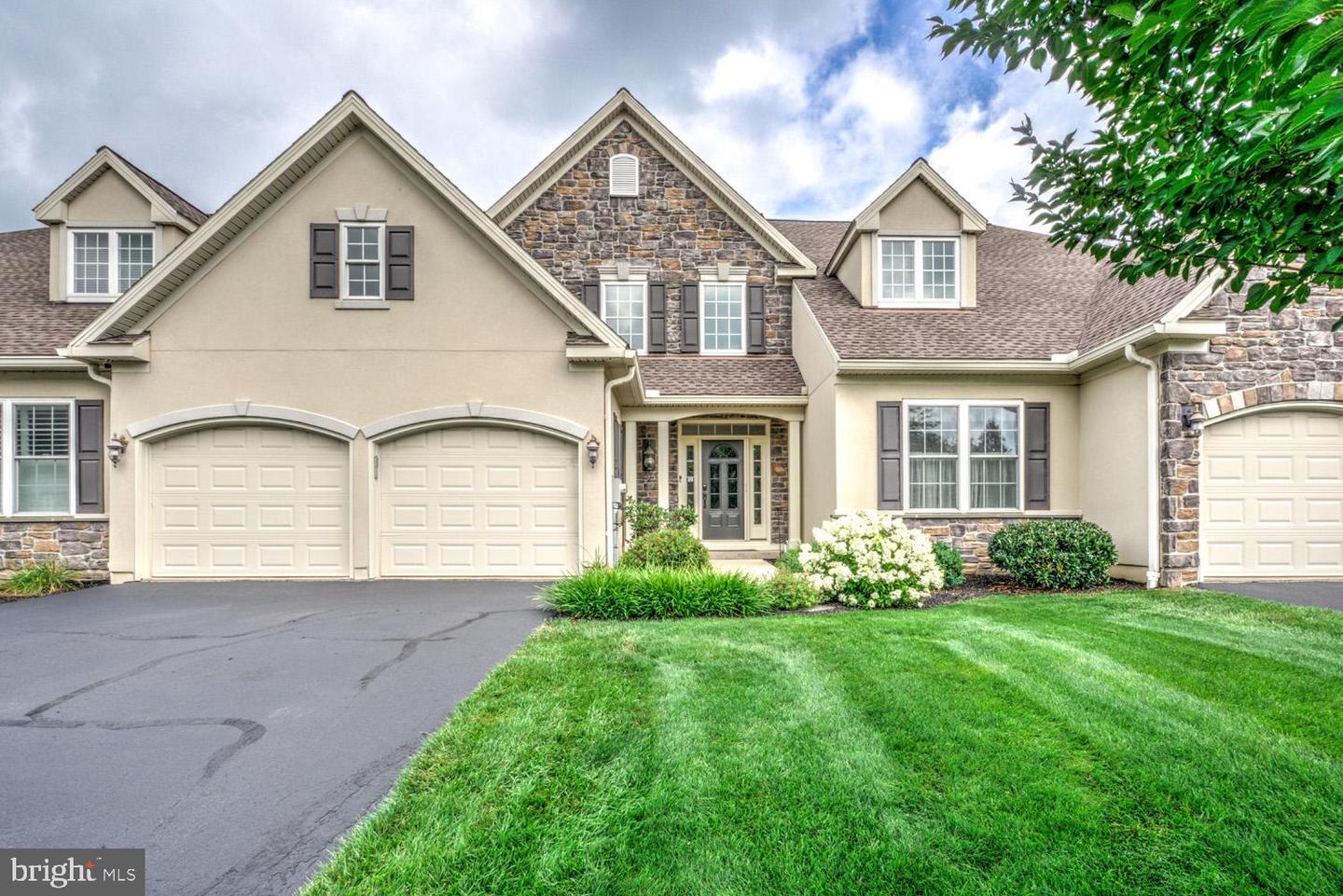 802 Huntington Place  Lancaster PA 17601 photo