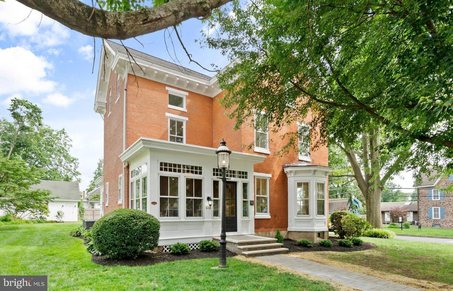 132 W Oakland Avenue  Doylestown PA 18901 photo