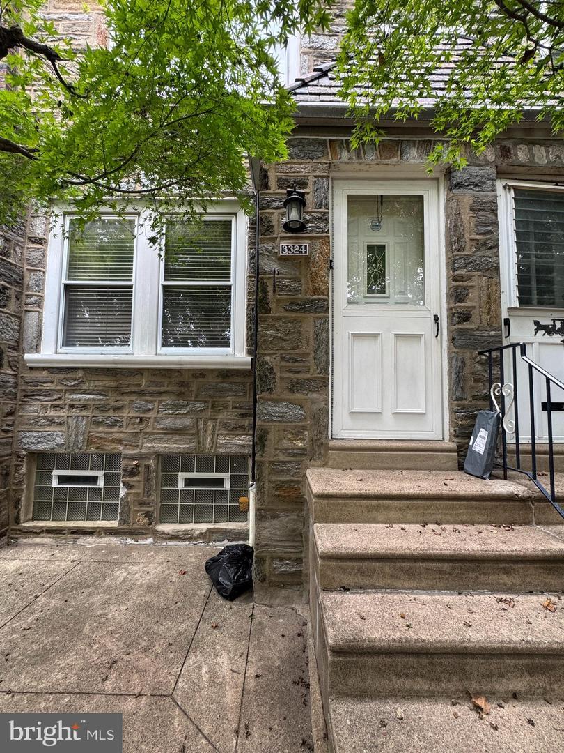 3324 Longshore Avenue  Philadelphia PA 19149 photo