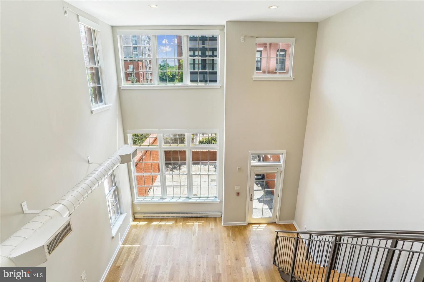 1610 N Queen Street 211  Arlington VA 22209 photo