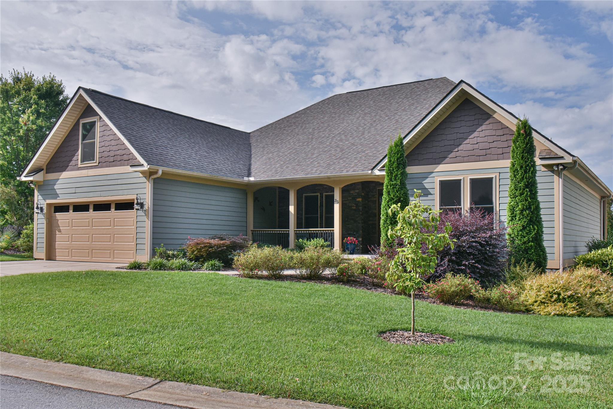 Property Photo: 35 Dreambird Drive NC 28748
