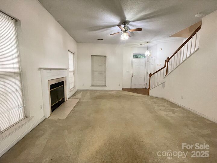Property Photo: 8925 Trentsby Place NC 28216