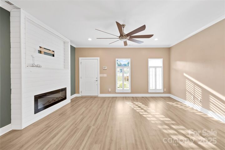 Property Photo: 300 Hidden Creek Drive NC 28152