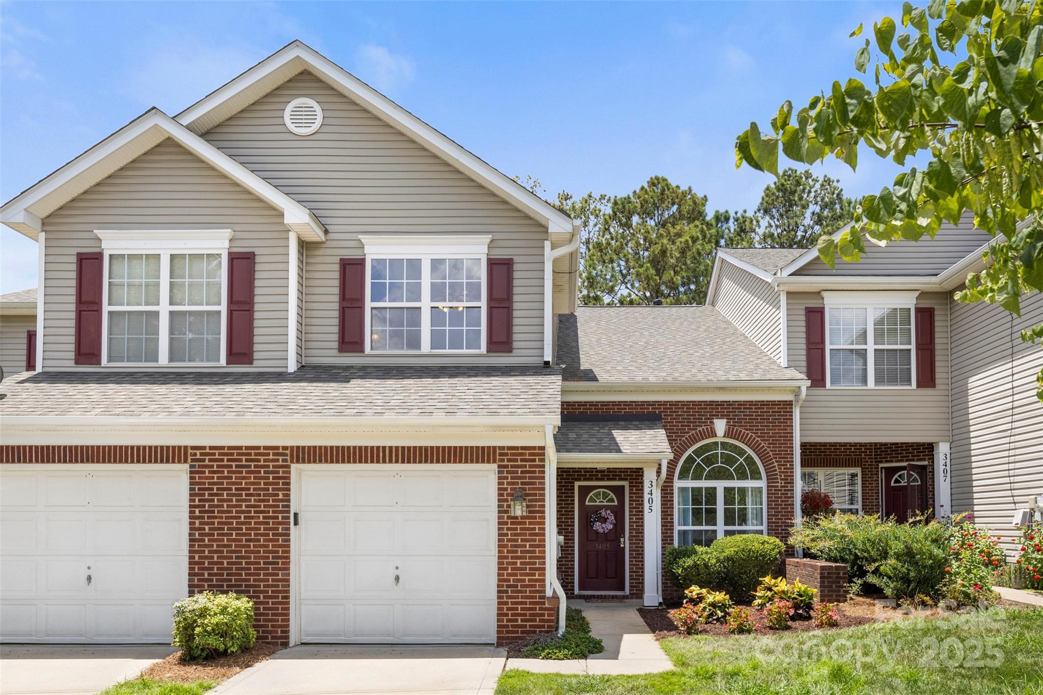 Property Photo: 3405 Summerfield Ridge Lane NC 28105
