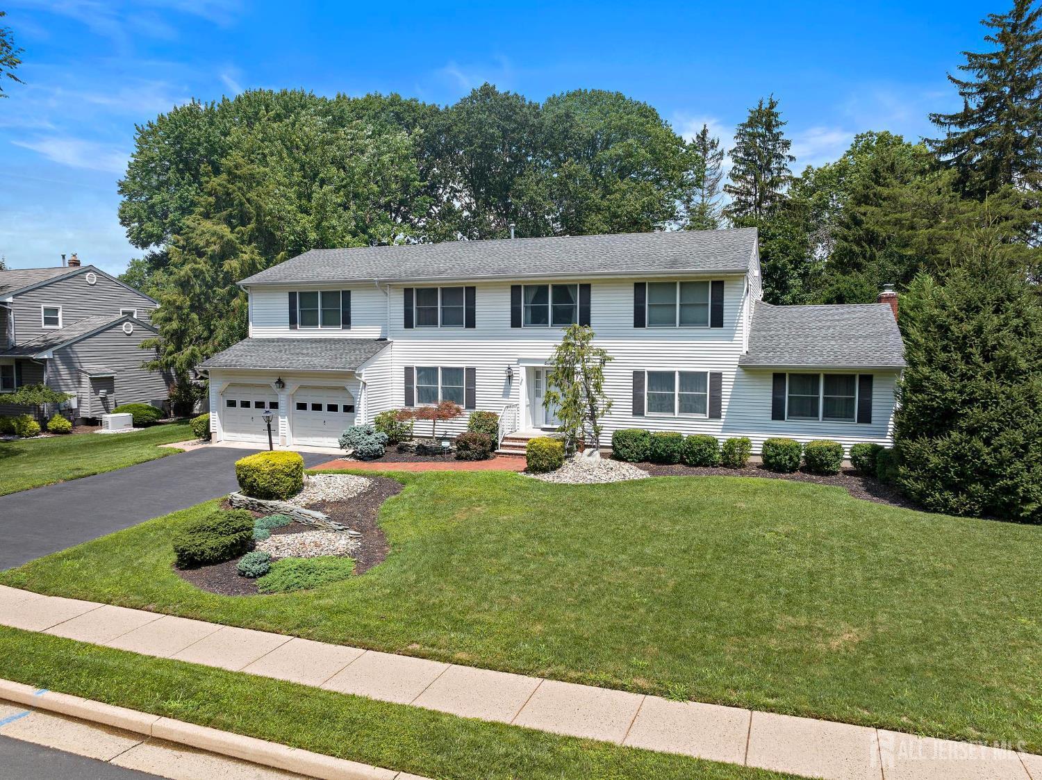 Property Photo:  18 Mulberry Lane  NJ 08820 