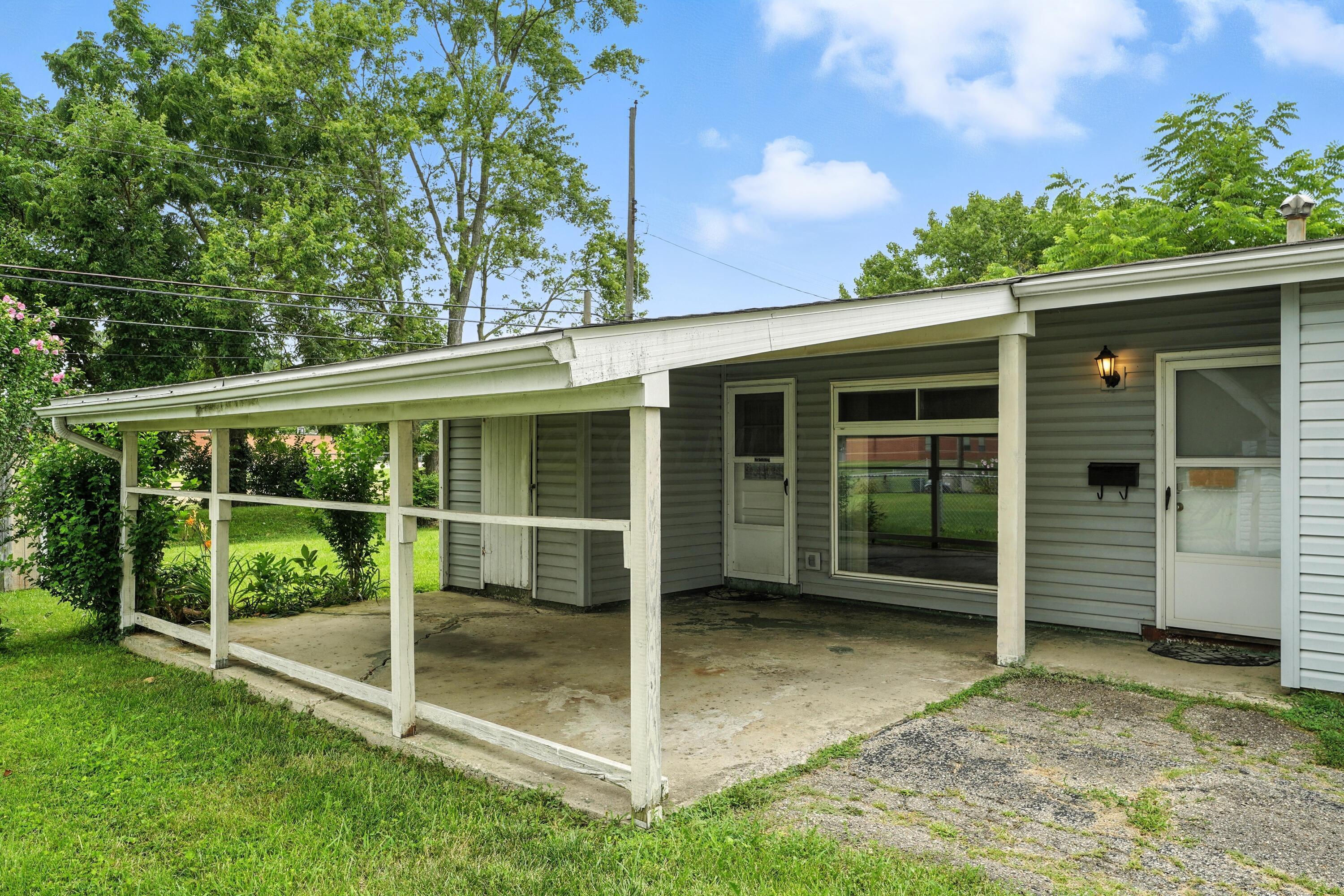 Property Photo:  1429 Benson Drive  OH 43227 