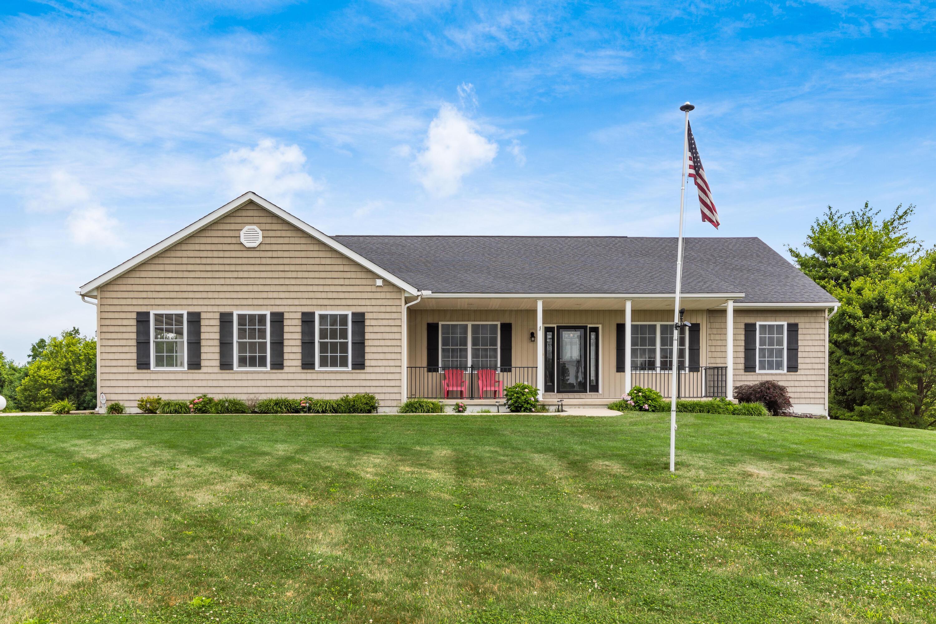 Property Photo: 4195 Lock Road OH 43011