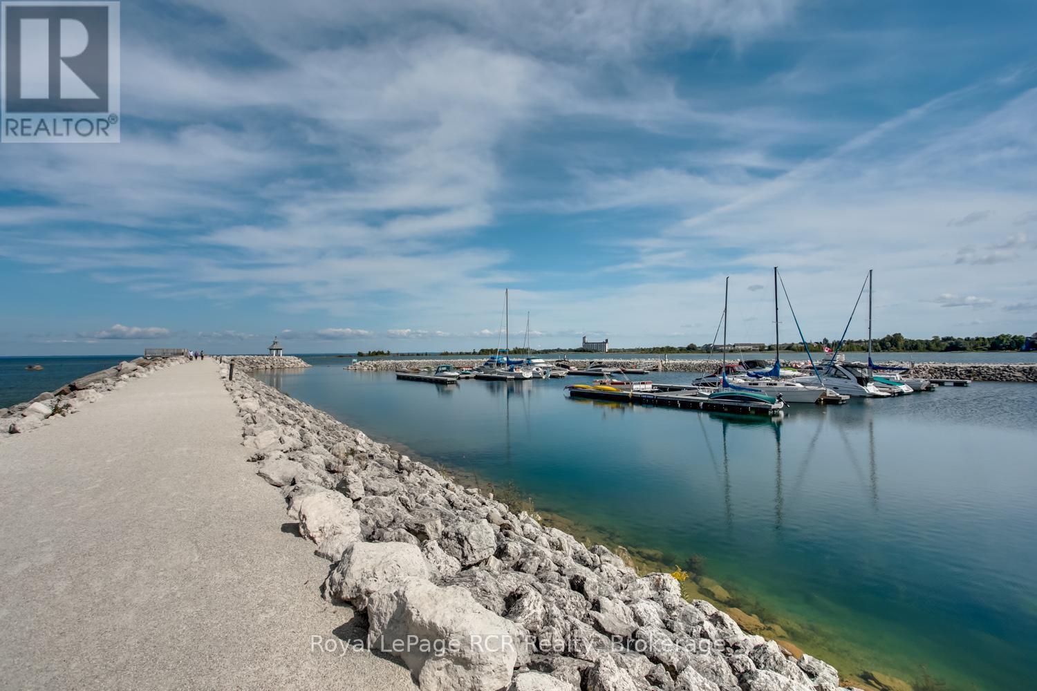 Property Photo:  16 Rambling Way 84  ON L9Y 5C6 