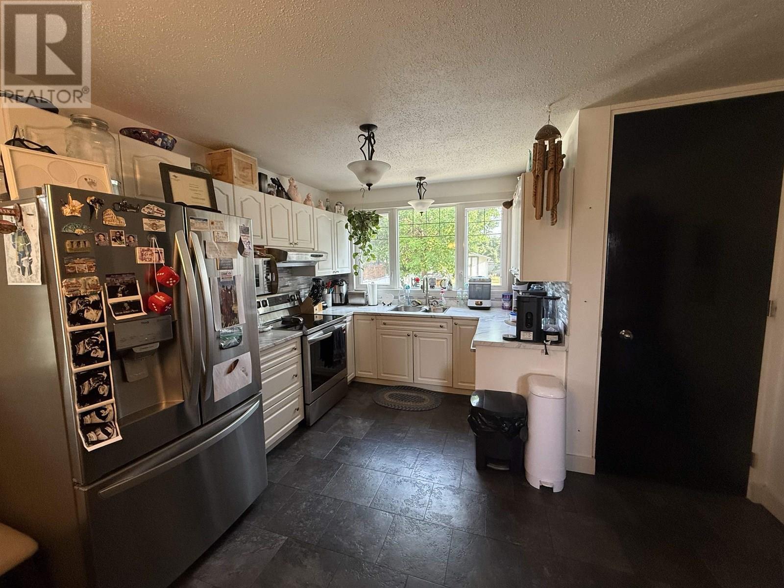 Photo de la propriété: 9527 112 Avenue BC V1J 2W1