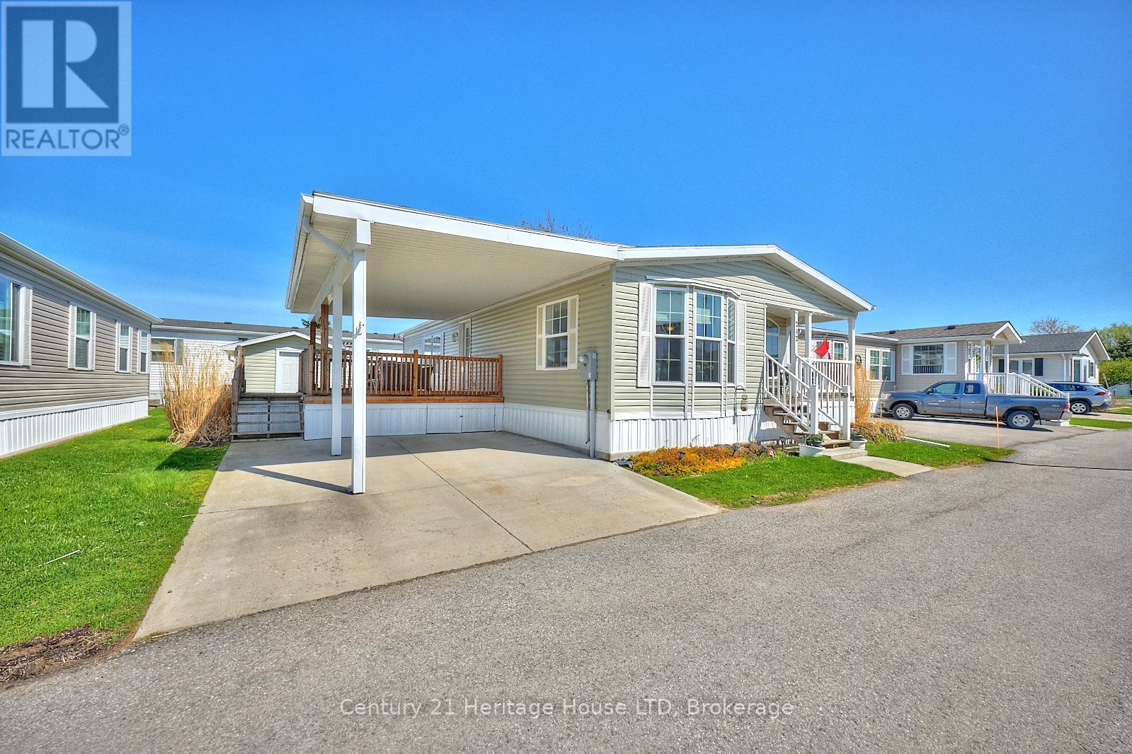 Property Photo: 3033 Townline Road 242 ON L0S 1S1