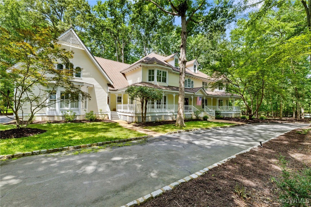 Property Photo: 9716 Old Country Trace VA 23238