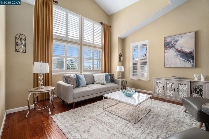 Property Photo:  121 St Nazaire Ct  CA 94553 