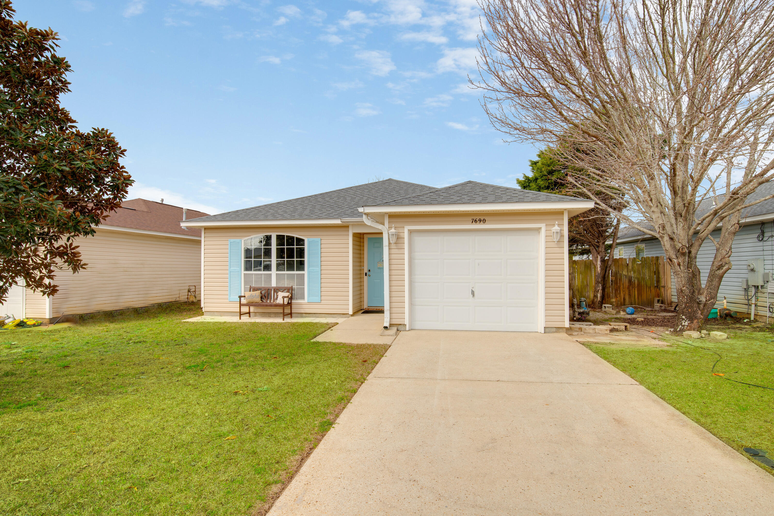 Property Photo: 7690 Chablis Circle FL 32566