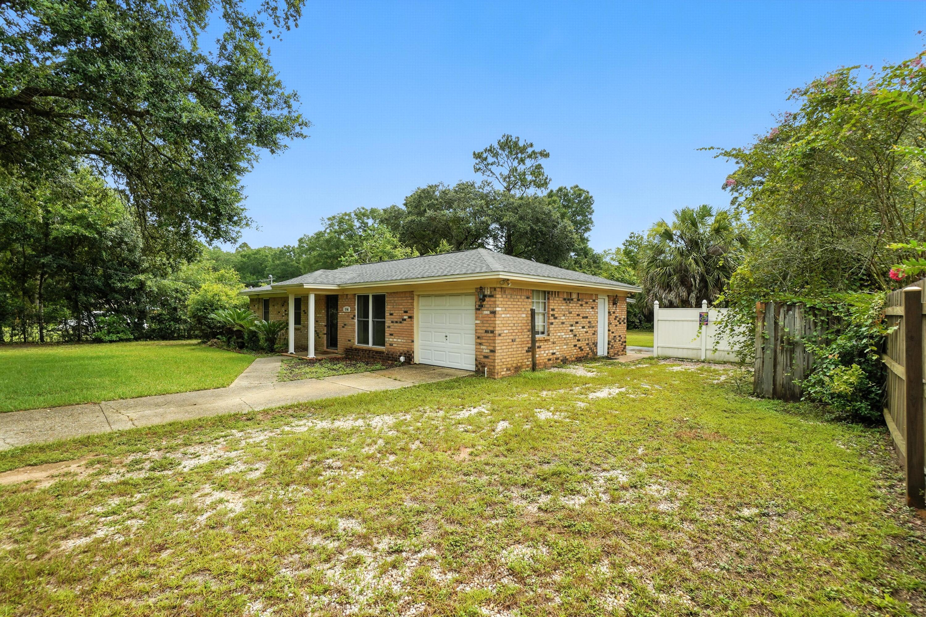 Property Photo: 5746 Jones Street FL 32570