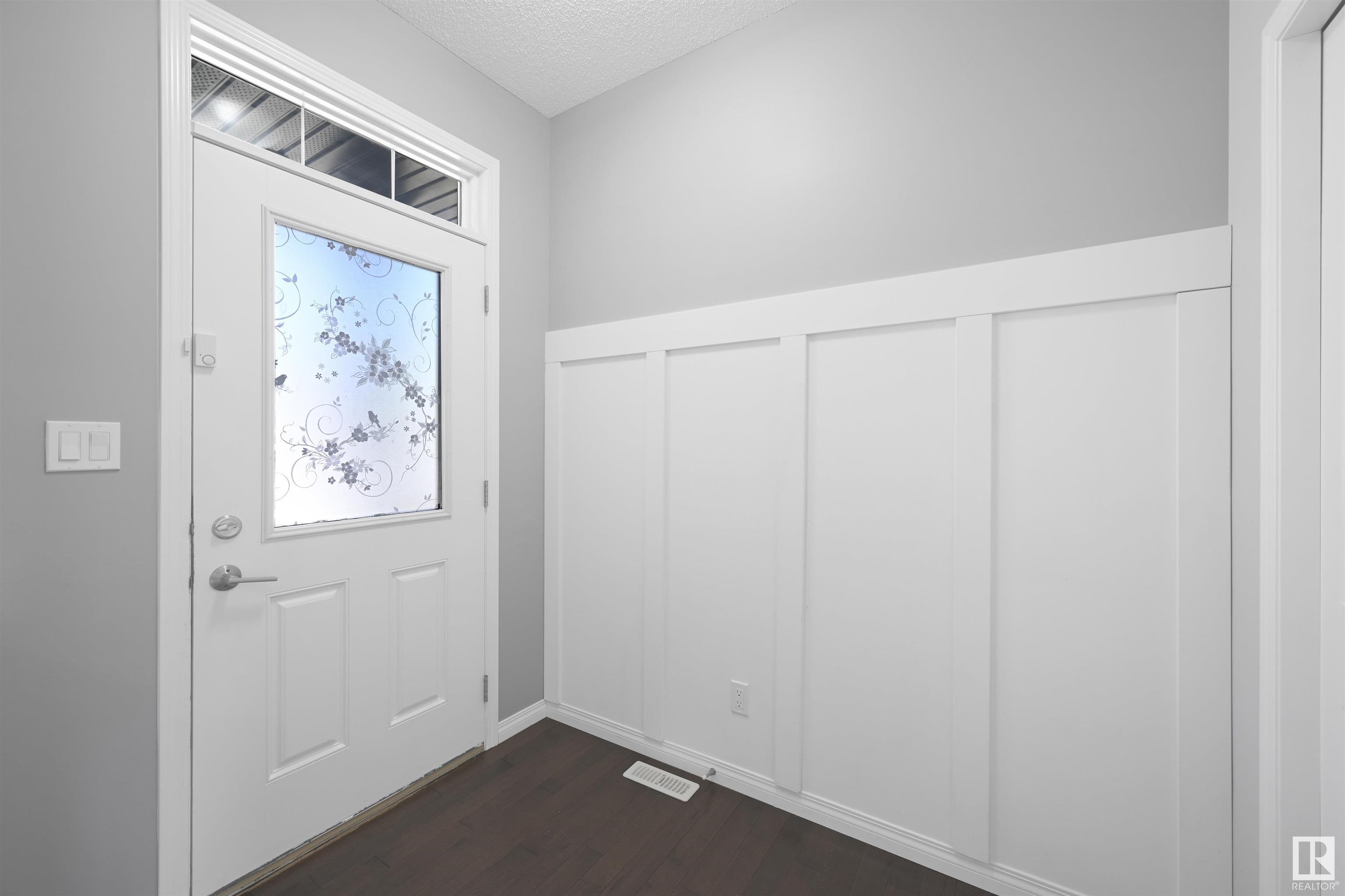 Property Photo:  3114 Arthurs Crescent SW  AB T6W 2H7 