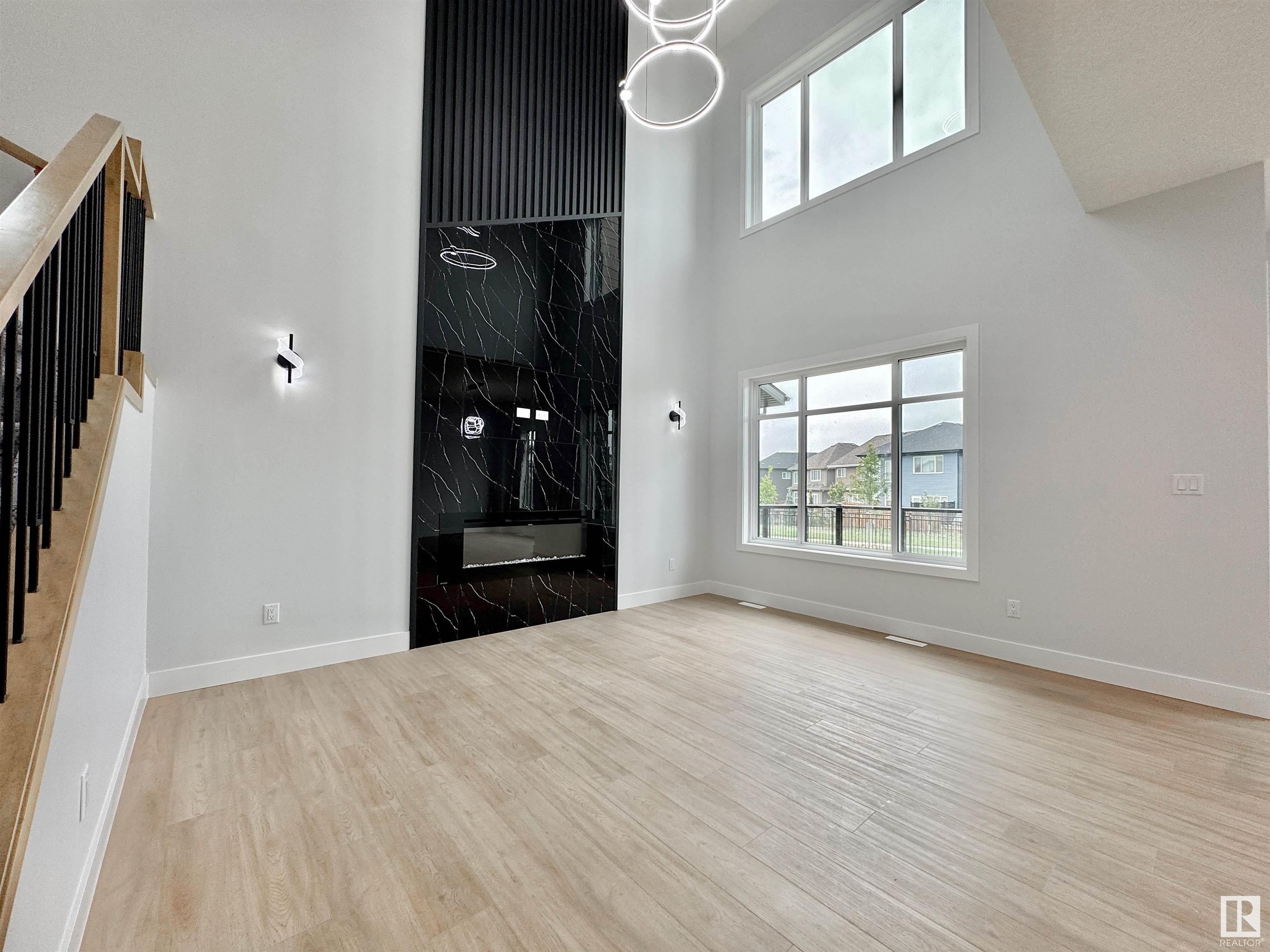 Property Photo:  7041 Kiviaq Crescent SW  AB T6W 5R2 