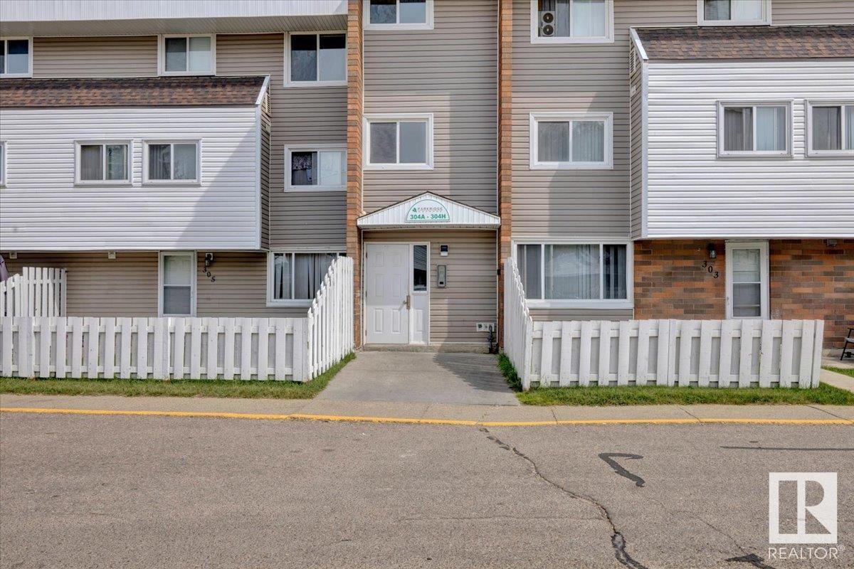Property Photo:  304E 2908 116A Ave NW  AB T5W 4R7 