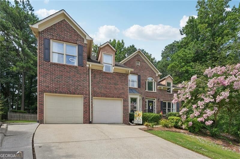 Property Photo: 504 W Green Court GA 30189