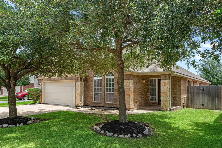 Property Photo: 17506 Bermondsey Court TX 77377