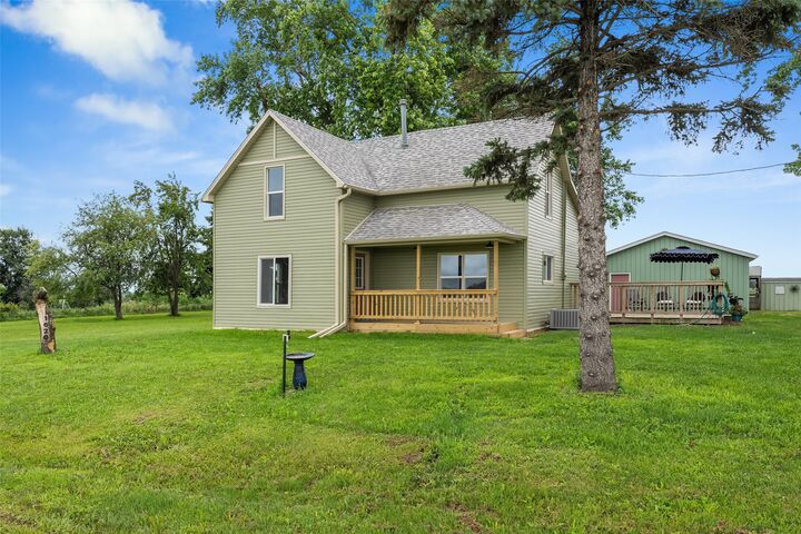 Property Photo: 1620 Oregon Drive IA 50138