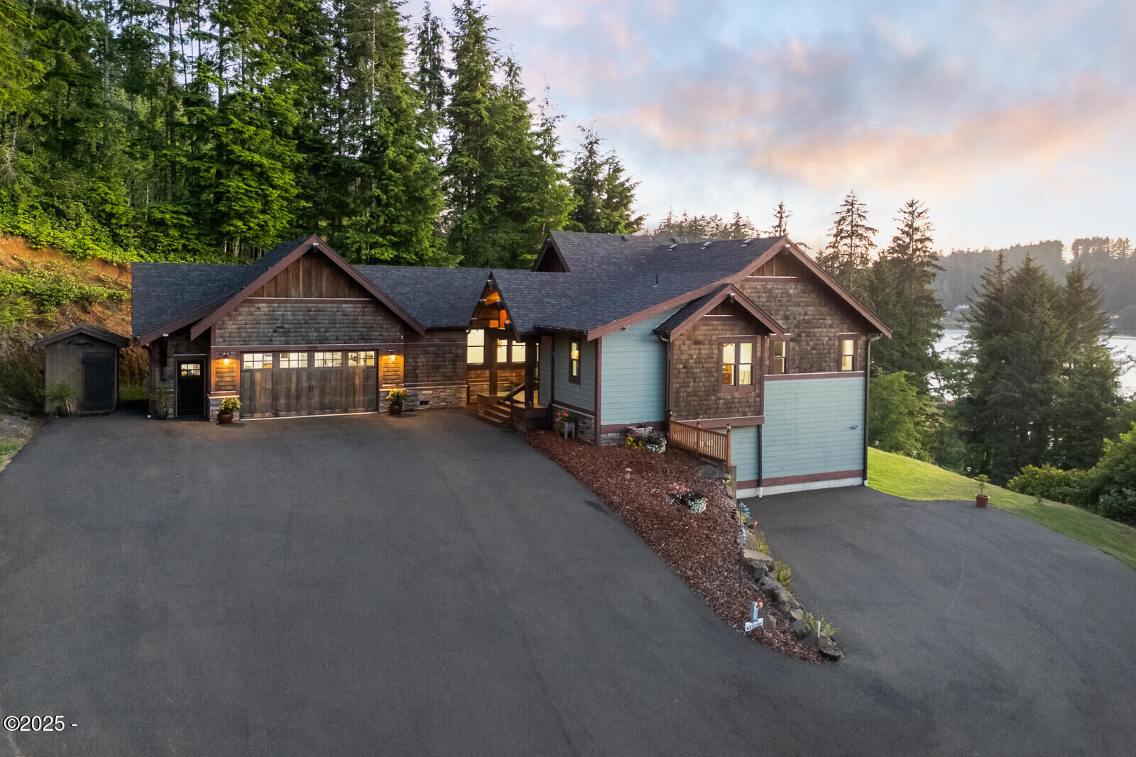 Property Photo: 1890 NE East Devils Lake Road OR 97368