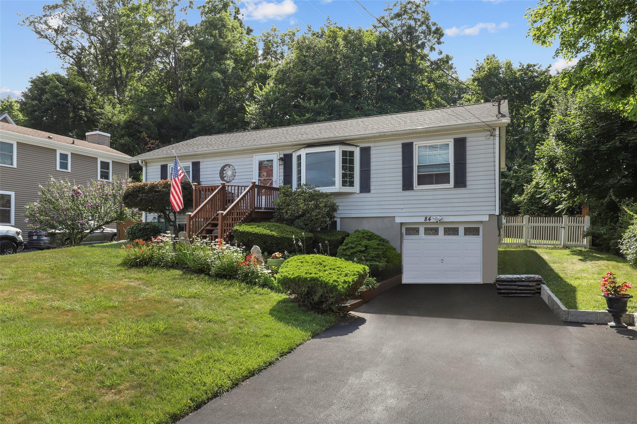 Property Photo: 84 Entrance Way NY 10541