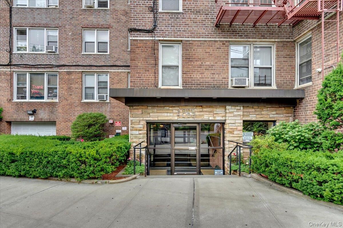 Property Photo: 4265 Webster Avenue 7D NY 10470