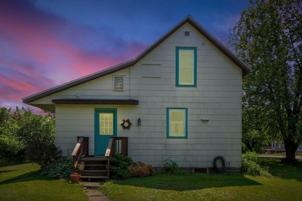 Property Photo:  845 W Bigelow St  WI 54891 