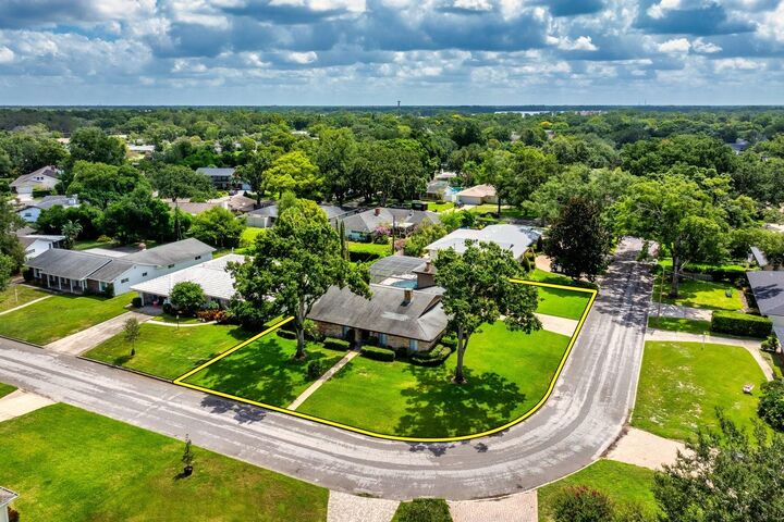 Property Photo:  2491 Lauder Drive  FL 32751 