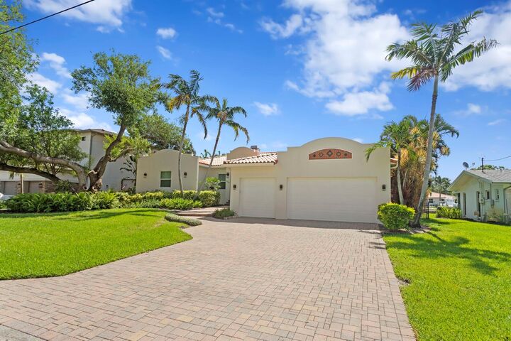 Property Photo:  3265 Maple Street NE  FL 33704 