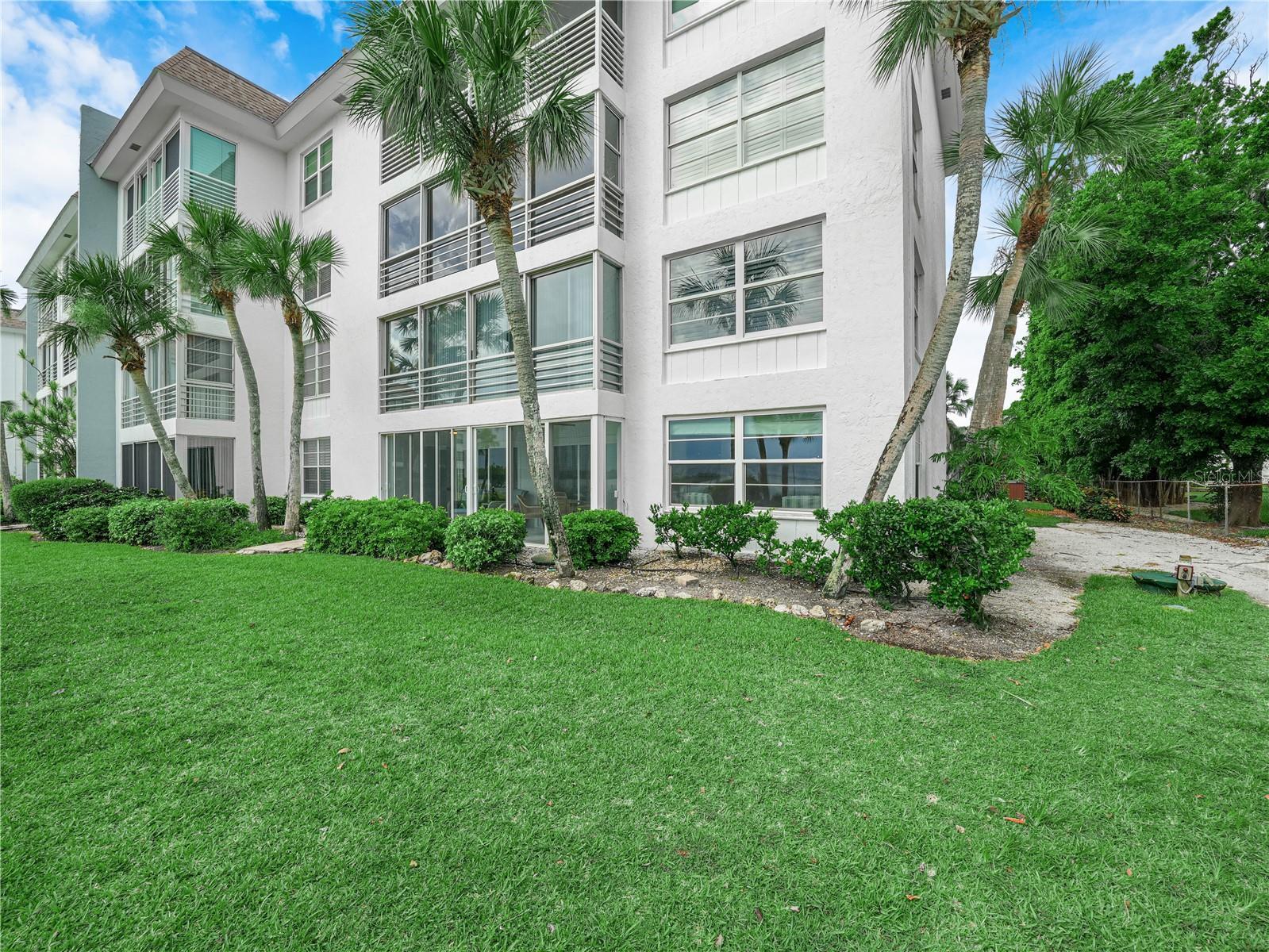 605 Sutton Place 101  Longboat Key FL 34228 photo